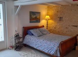 Studio champêtre, cheap hotel in Thaumiers