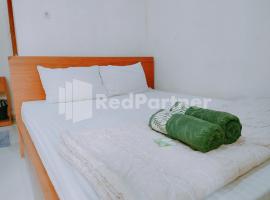 Calida Hotel Mitra RedDoorz near Alun Alun Wonosari, hotel v destinaci Wonosari