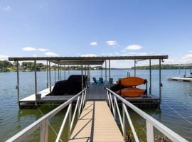 New Home, Dock, Kayaks, Game Room, Water Views, loma-asunto kohteessa Winchester