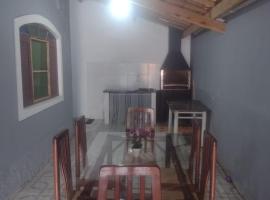 Casa perto da praia mobiliada, feriebolig i Itanhaém