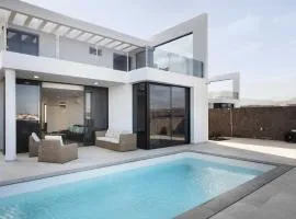 Villa Berniente - Modern 3 Bedroom Villa - Great Sea Views - Perfect for Families