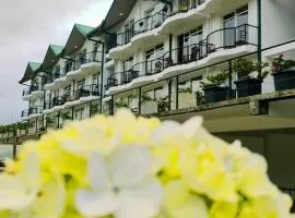 Lake Breeze Luxury Apartment