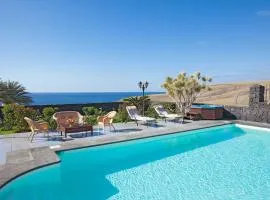 Bright And Spacious Puerto Calero Villa 3 Bedrooms Villa Viejo Dos Private Pool & Wonderful Scenic Views Lanzarote