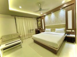 Hotel KUBER PALACE: Puri şehrinde bir otel