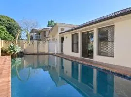 Decorated with love 4BD Family House with Pool