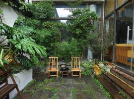 Dali Buxianshan Boutique Guesthouse-in Dali ancient city,near three pag odas and erhai lake,provide tour guide service and local experience, hotel v destinaci Ta-li
