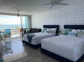 Hermoso Estudio frente al mar Ocean Blue Faith