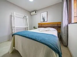 272 - Apartamento com 02 dormitórios a 200m da Praia de Canto Grande