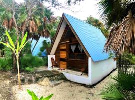 Kin Resort Lodge, lodge in Maya Beach