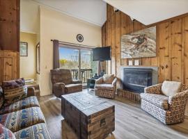 Shuttle to Slopes and ski home to this cozy three bedroom condo Whiffletree G8, Hotel in Killington