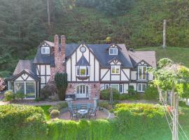 Grand English Style Home, Hotel in Chilliwack