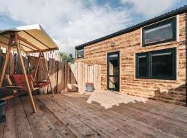 Idyllisches Tiny House mit Sauna, cheap hotel in Löbau