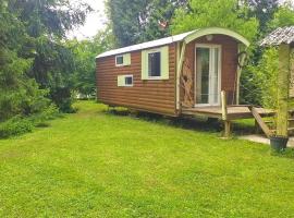 La Roulotte à 10min de Disneyland Paris - Cabane & Cabanon, hotel in Chalifert