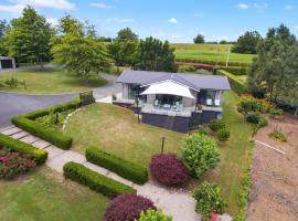 Hobbiton Countryside Sanctuary, family hotel in Matamata