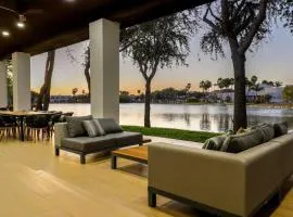 Lake Home: Relax and Unwind in Mission Hidden Gem