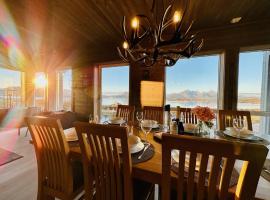 Lofotenholidays, Luxury cabin with panoramic view, chalet i Leknes