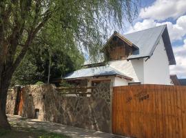 El Tranco - Casa "Tu Lugar", hotel in Junín de los Andes