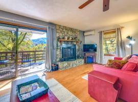 Mountain Bliss BBQ-Ready Maggie Valley Escape!, ξενοδοχείο σε Maggie Valley