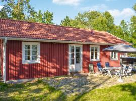 Cozy Home In lem With Kitchen, вилла в городе Ålem