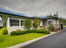 Belmont Pool Paradise - Havelock North Home, cottage in Havelock North