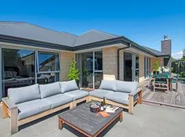 Banksia Retreat - Blenheim Holiday Home