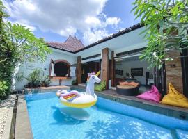 Ubu Villa Balirejo at Yogyakarta City Center، إقامة منزل في Demangan