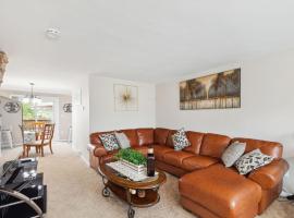 Charming Glenolden Townhouse, hotel v destinaci Glenolden
