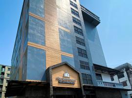 The Loft Living Space, hotel en Samut Prakan