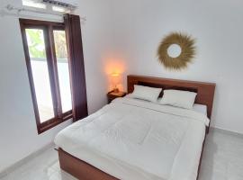 Tropical home with office, hotell med parkering i Krambitan