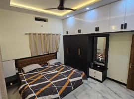 Vrindavan Homestay near Temple, hotel v destinaci Māvalli