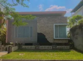 Villa Sentul Onnelik Sentul City Bogor by Villaloka