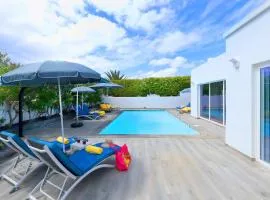 Luxury Puerto del Carmen Villa - 5 Bedrooms - Villa Kalina - Pool Table - Newly Refurbished