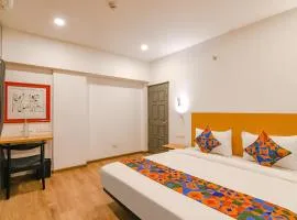 FabHotel Sayeeda International - 600m from Park Circus 7 Point