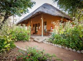 African Sunsets (Bophirimo Self-Catering Guest House), kalnų namelis mieste Kasanė