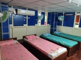 Rajeswari Ac Dormitory For Indian males only, povoljni hotel u gradu Port Bler
