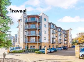 Travaal.©om - 2 Bed Serviced Apartment Farnborough, hotel en Farnborough