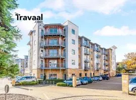 Travaal.©om - 2 Bed Serviced Apartment Farnborough