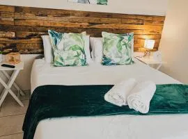 Sea Breeze Manor - 2 bedroom Unit with 1 Ensuite Bathroom