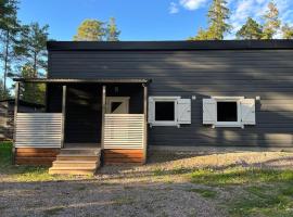 Välkommen till vårt vackra hus, hotel v destinaci Gnesta