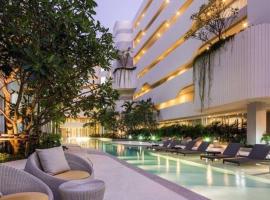 Condominium Phuket Downtown, hotel z bazenom v mestu Ban Rangeng