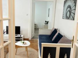 Center Retro Apartment, hotel a prop de King Milan Square, a Nis