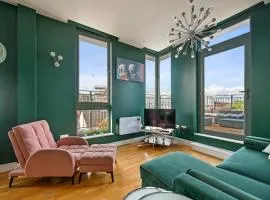 Luxury 2 Bedroom Penthouse In Chertsey