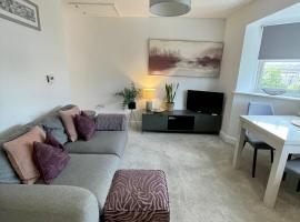 Compact Modern Apartment Single Person or Couple Only, hotel in Bangor