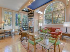 WNC French Broad RiverWalk Retreat with WiFi, hotel in Hot Springs