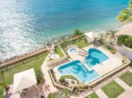 Beacfront Petite Paradise unit at Pelican Reef 103