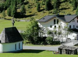 Haus Larcher Appartment, hotel di Sankt Leonhard im Pitztal