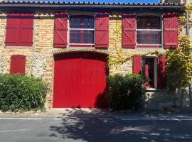 Maison de village, cheap hotel in Fanjeaux