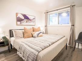 Seatac 2BR Lower Unit- 5 min to Airport、シータックのホテル