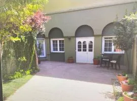 Casa independiente con chimenea y jardín privado