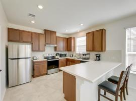 Manor Vacation Rental with Yard 17 Mi to Austin!, hotel v destinaci Manor